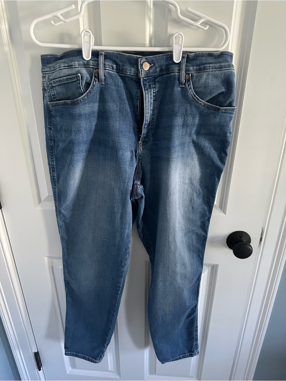 Express Women's Relaxed Blue Denim Jeans